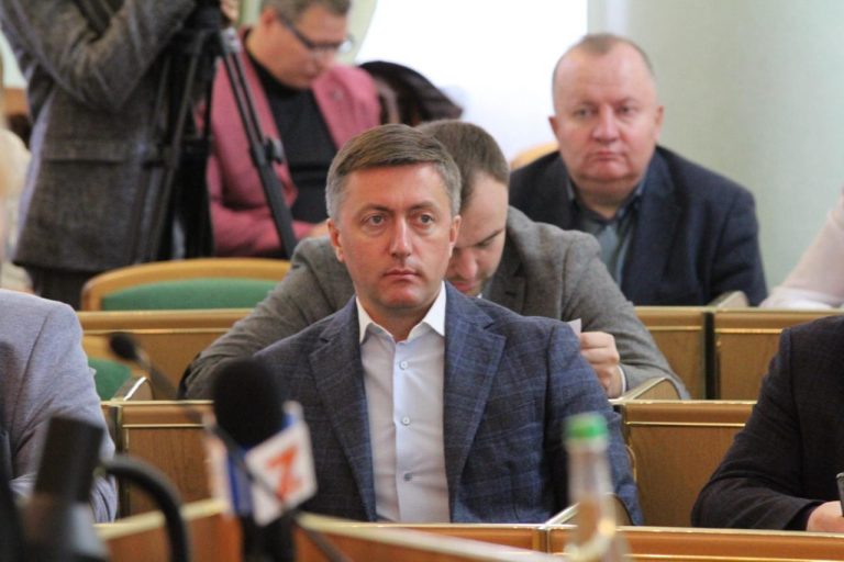 Били, ламали, нищили: свідки про силове захоплення держпідприємства “тітушками” нардепа Лабазюка