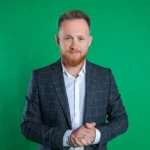 «Слуга» Камельчук поїхав на відпочинок за кордон попри заборону: розслідування