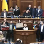 «Європейська Солідарність» вдруге поспіль заблокувала трибуну Ради